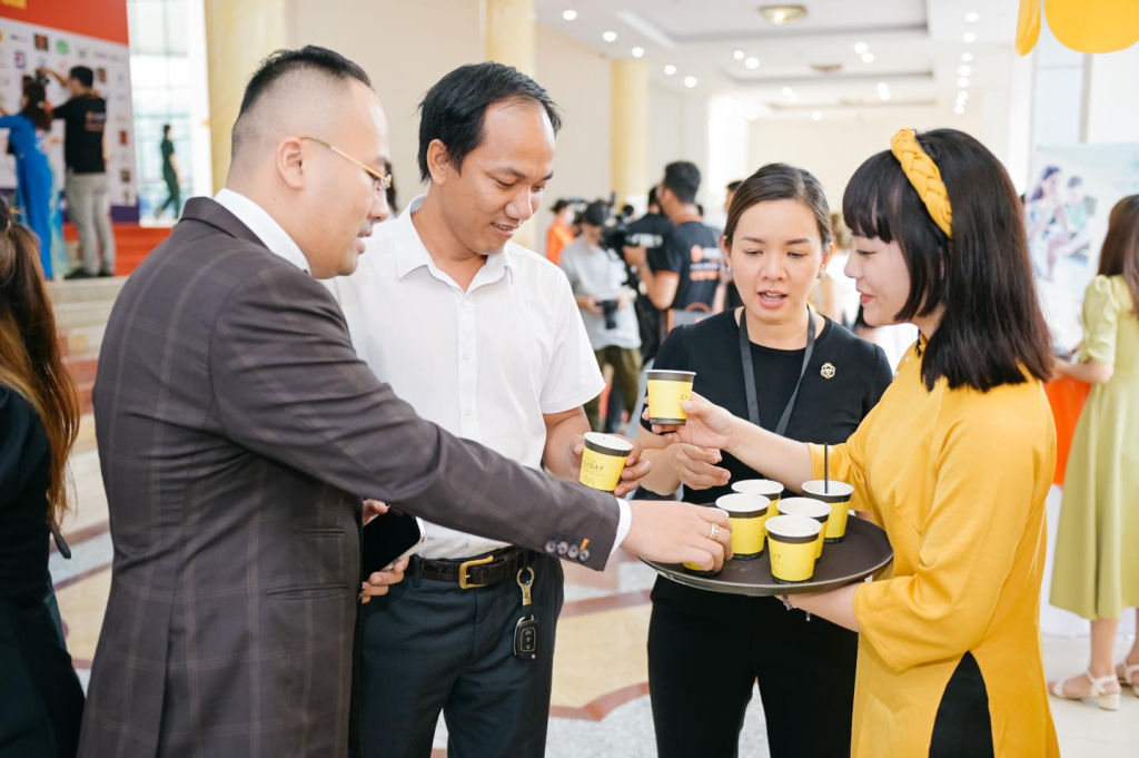 FROMCAUDAT - Thương hiệu đồng hành cùng chương trình doanh nhân tiêu biểu Châu Á Thái Bình Dương
