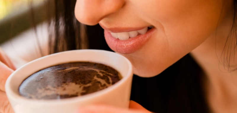 Uống cafe giúp làm giảm cảm giác thèm ăn